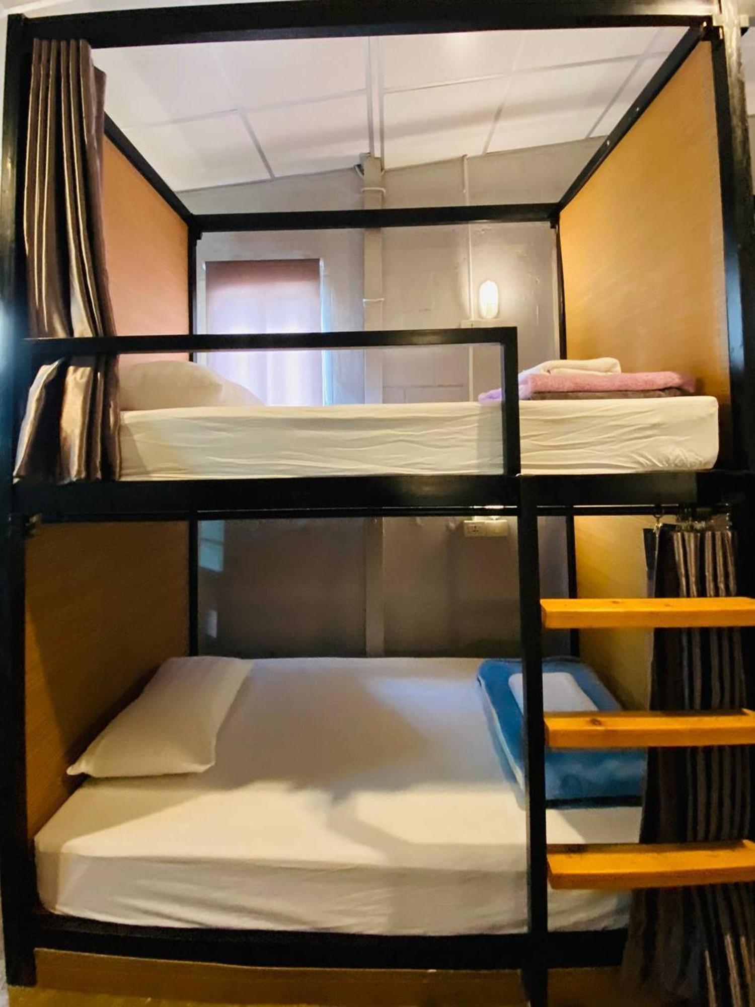 Hostel Lemon Siam Petchaburi Road Bangkok Exterior photo