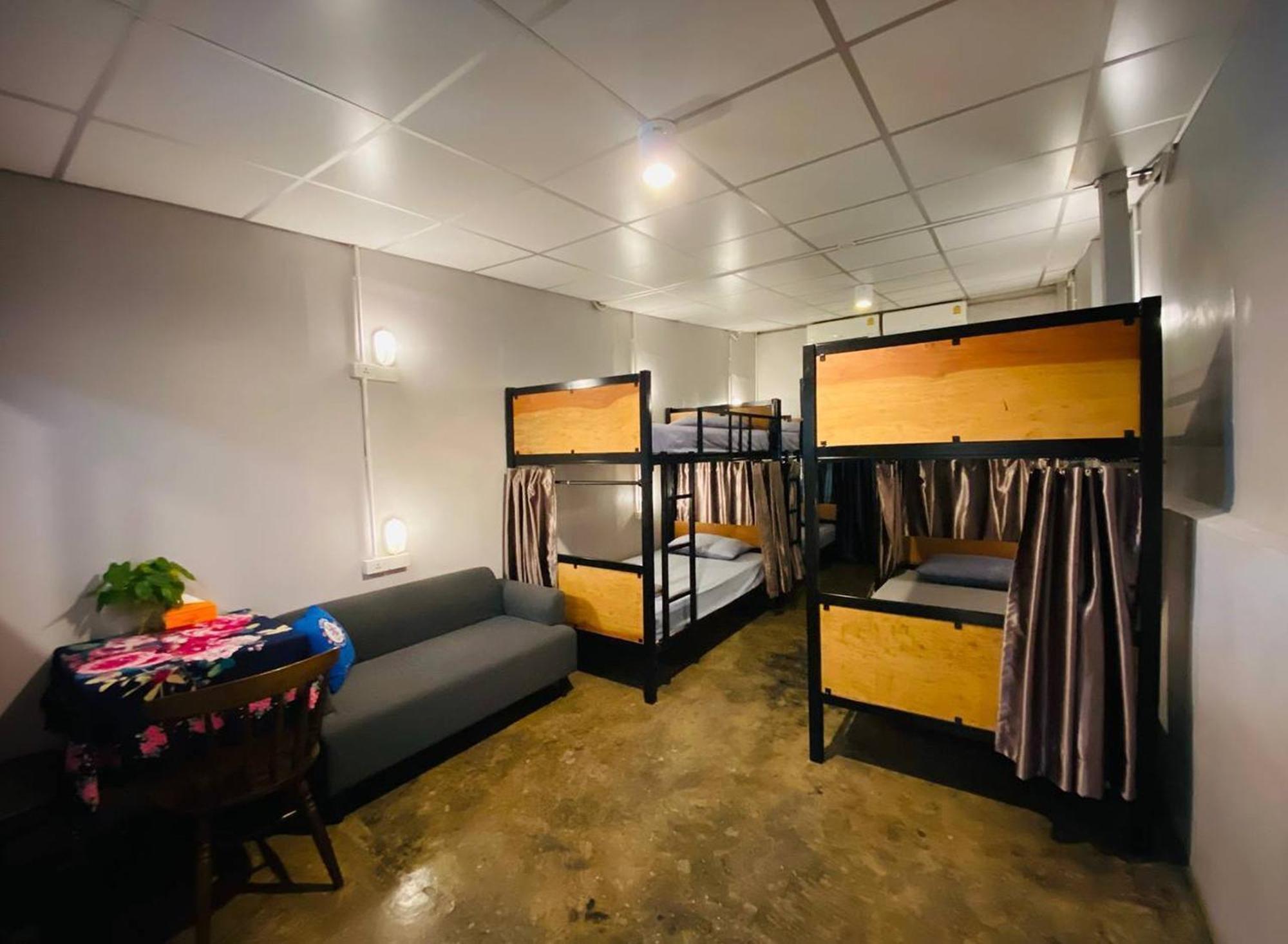Hostel Lemon Siam Petchaburi Road Bangkok Exterior photo