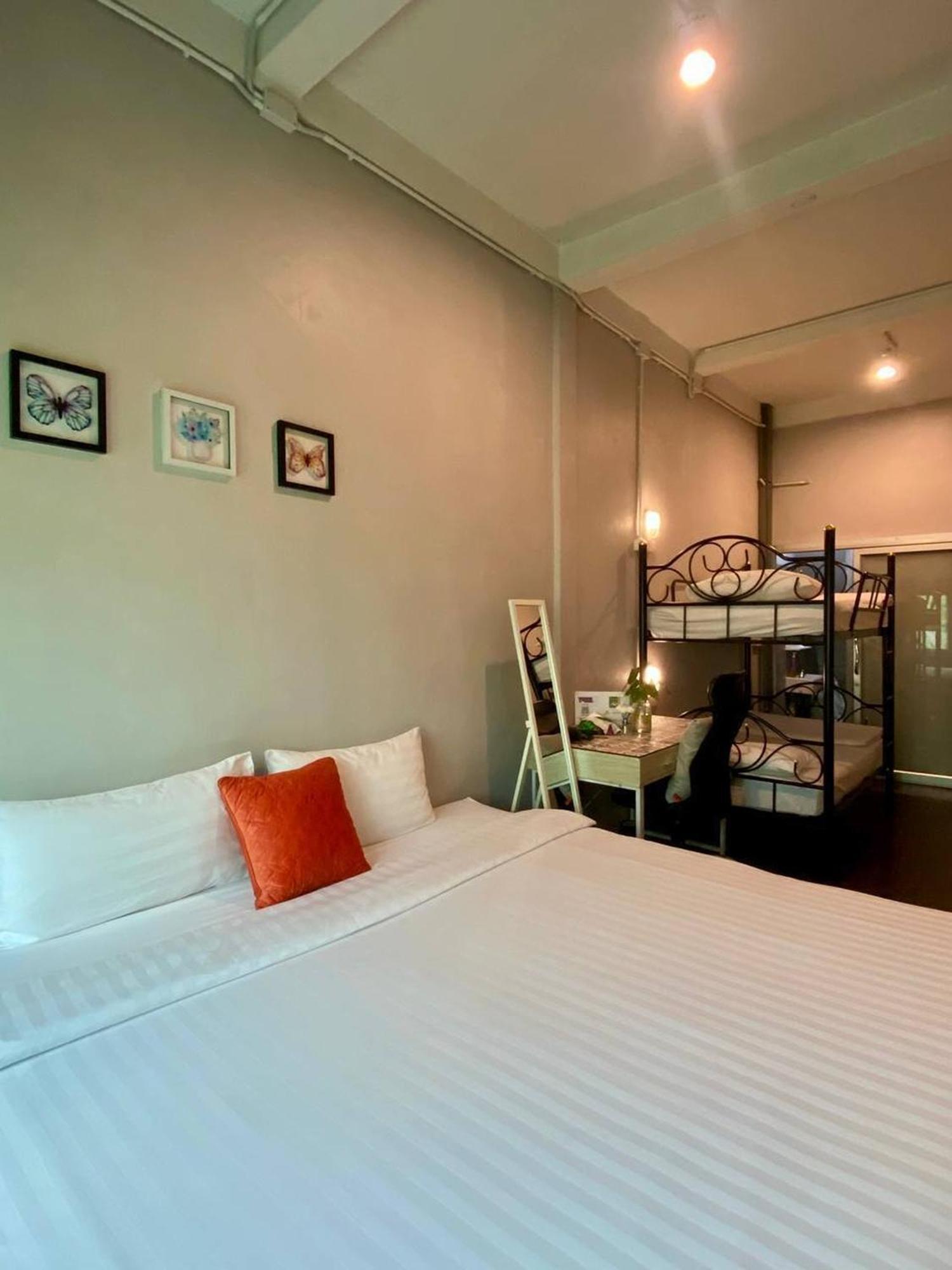 Hostel Lemon Siam Petchaburi Road Bangkok Exterior photo