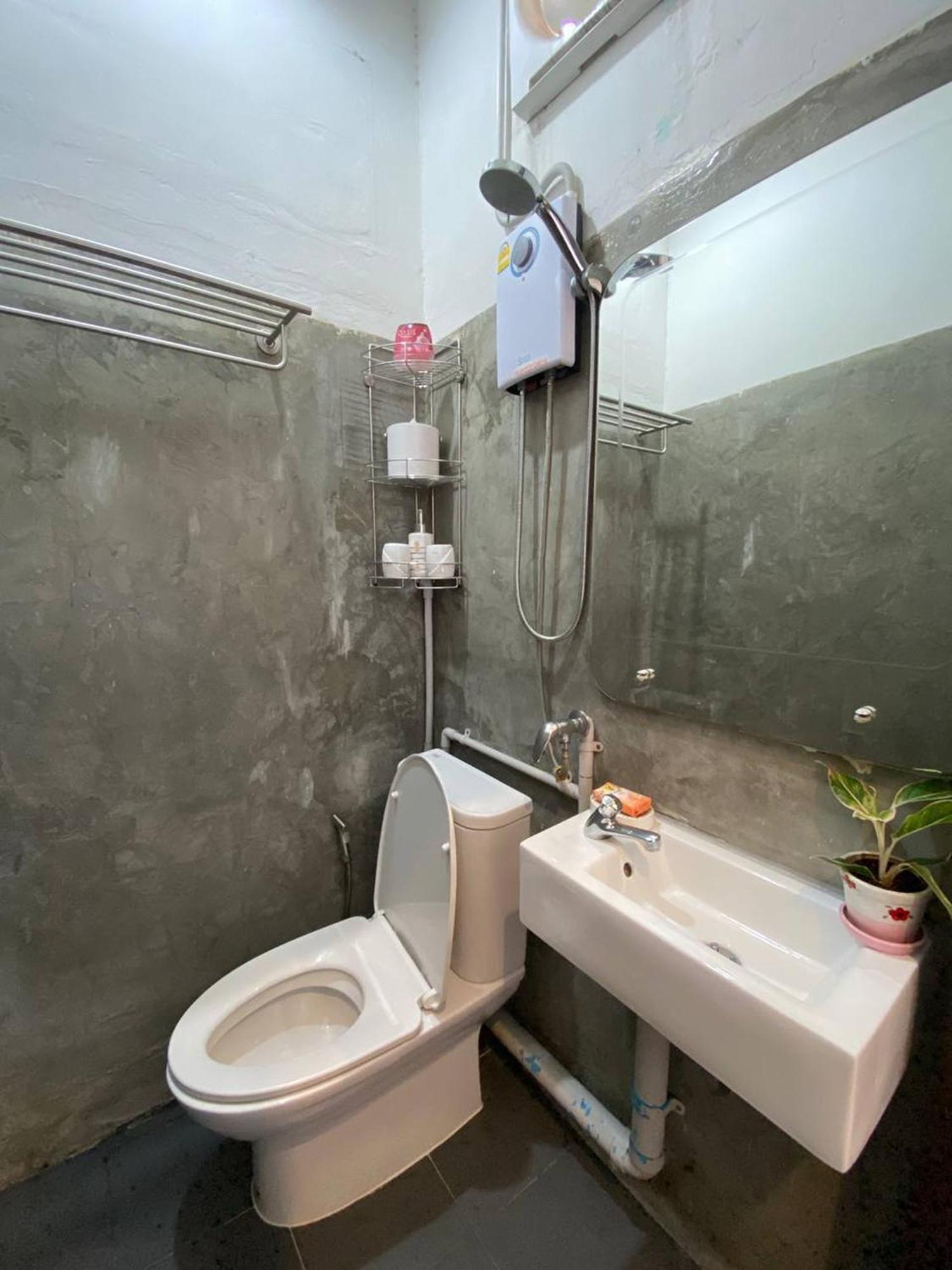 Hostel Lemon Siam Petchaburi Road Bangkok Exterior photo